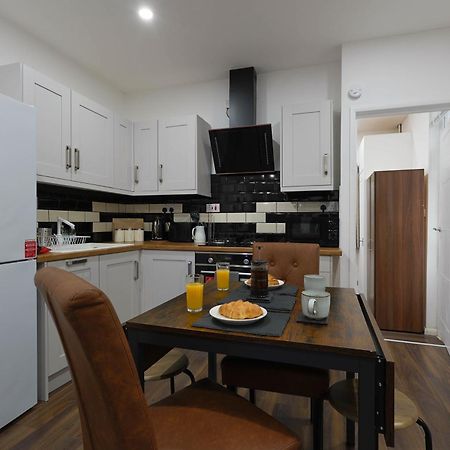 קארדיף Stylish Apartment In City Centre - Walk Everywhere מראה חיצוני תמונה